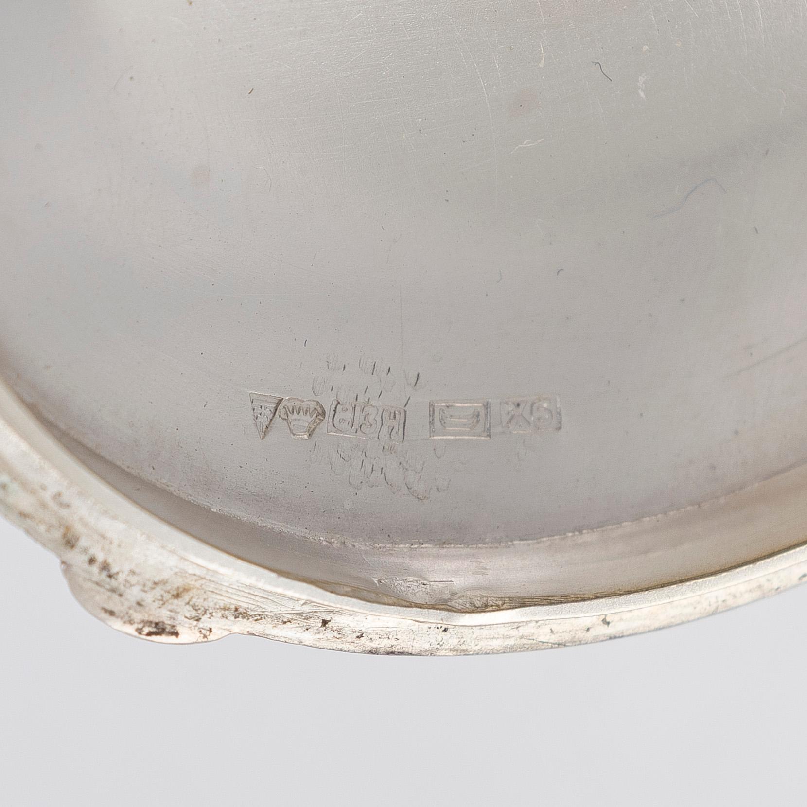 Kirsti Ilvessalo, A silver and enamel box and powder compact, Tillander Helsinki 1950–1951.
