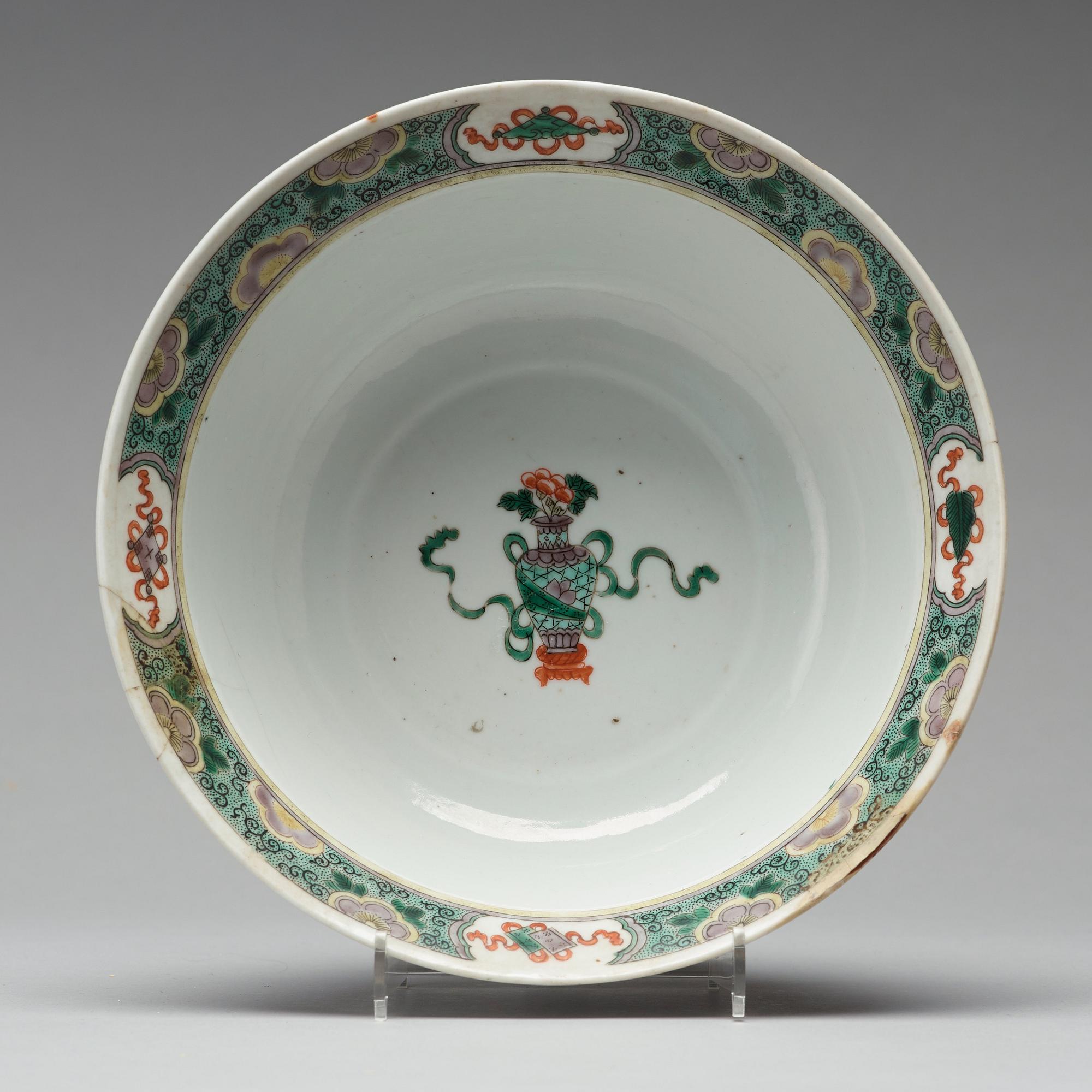 SKÅL, porslin. Qingdynastin, Kangxi (1662-1722).