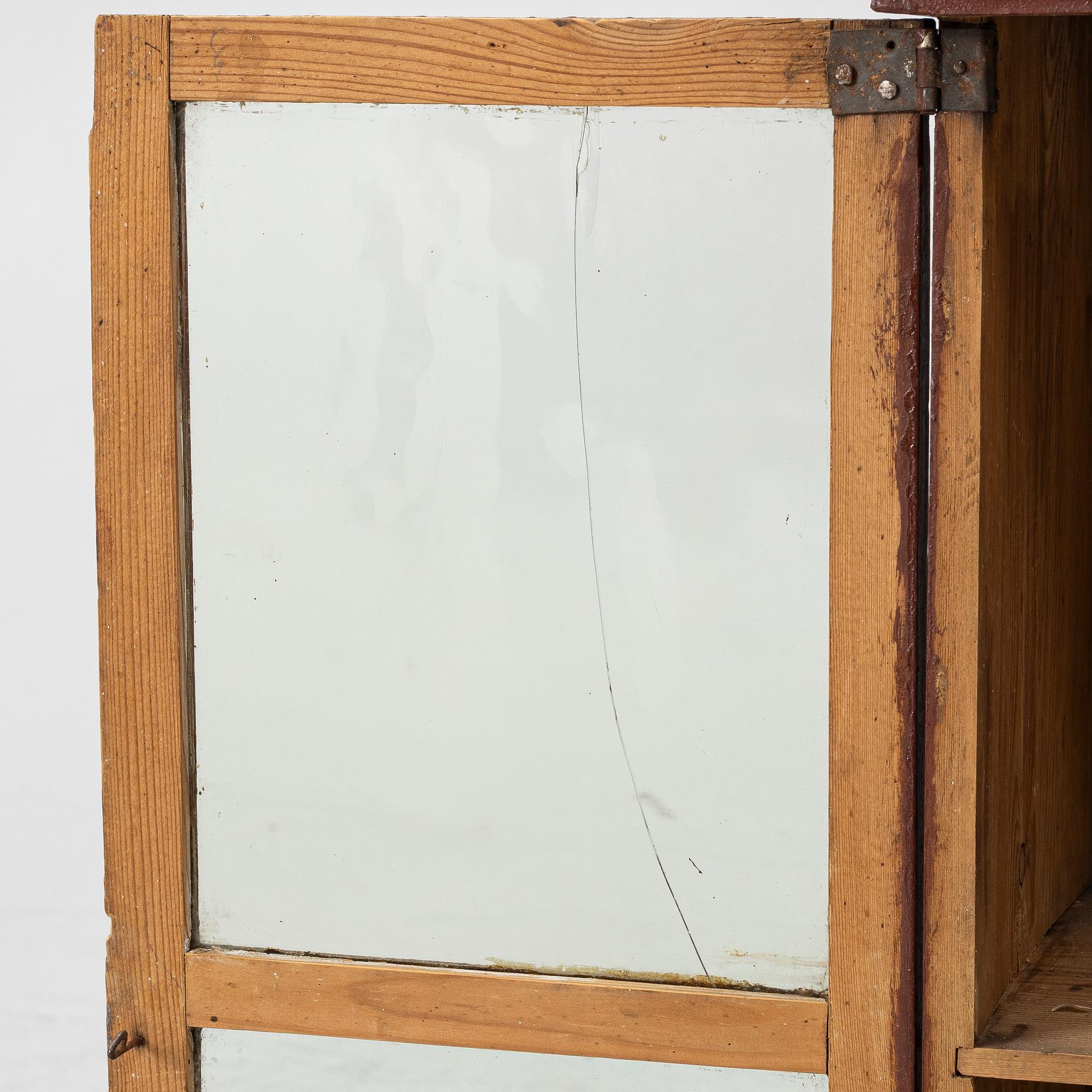 Hanging cabinet, 19th century.