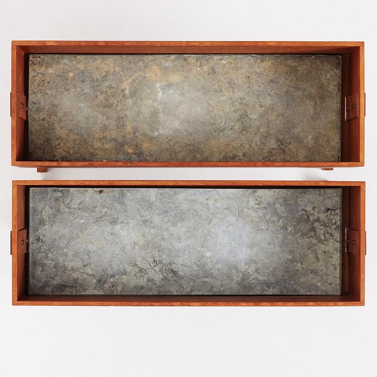 Hans-Agne Jakobsson, blomlådor 1 par, unika, snickarmästare Bertil Johansson Markaryd, 1950-60-tal.