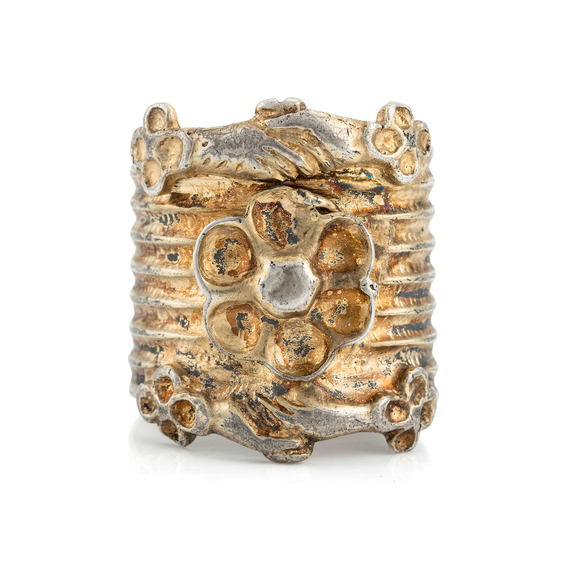 A presumably North European Renaissance silver-gilt 'fede' ring, 16th - 17th century.
