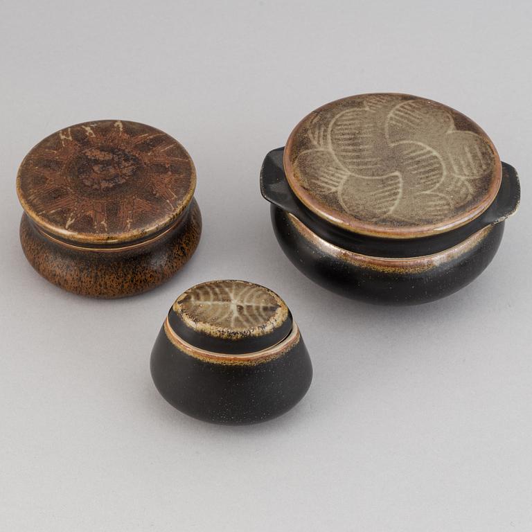 Carl-Harry Stålhane, a set of three stoneware bowls with lid and two bowls for Rörstrand.