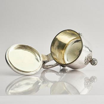 A Swedish 17th century parcel-gilt silver tankard, mark of Erik Månsson Schmidt, Stockholm (active 1675-1686).