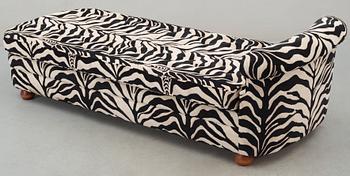 DAGBÄDD, Josef Frank för Firma Svenskt Tenn, modell Couch 775.
