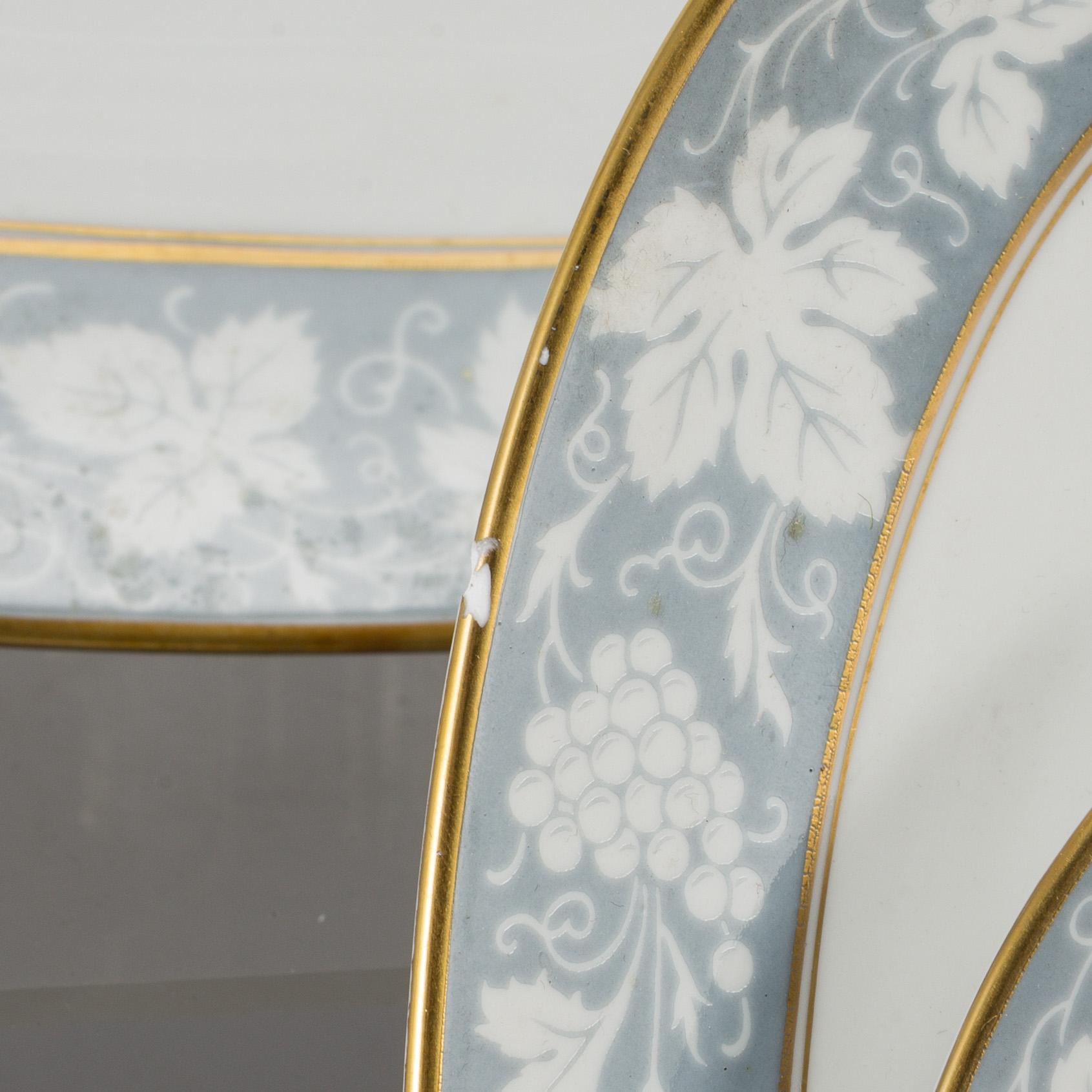 A part dinner service, Bavaria, Tirschenreuth, mid 20th century (55 pieces).
