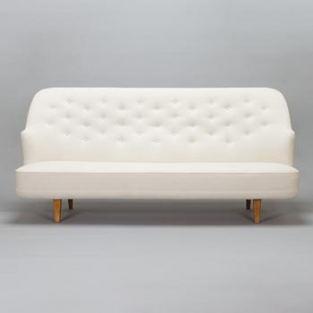 Ilmari Tapiovaara, a 1949 sofa for Keravan Puuteollisuus.