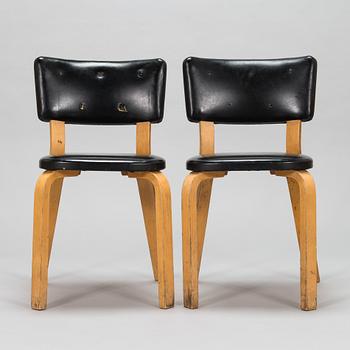 Alvar Aalto, stolar, ett par, modell E 69 för O.Y. Huonekalu- ja Rakennustyötehdas A.B. 1960-tal.