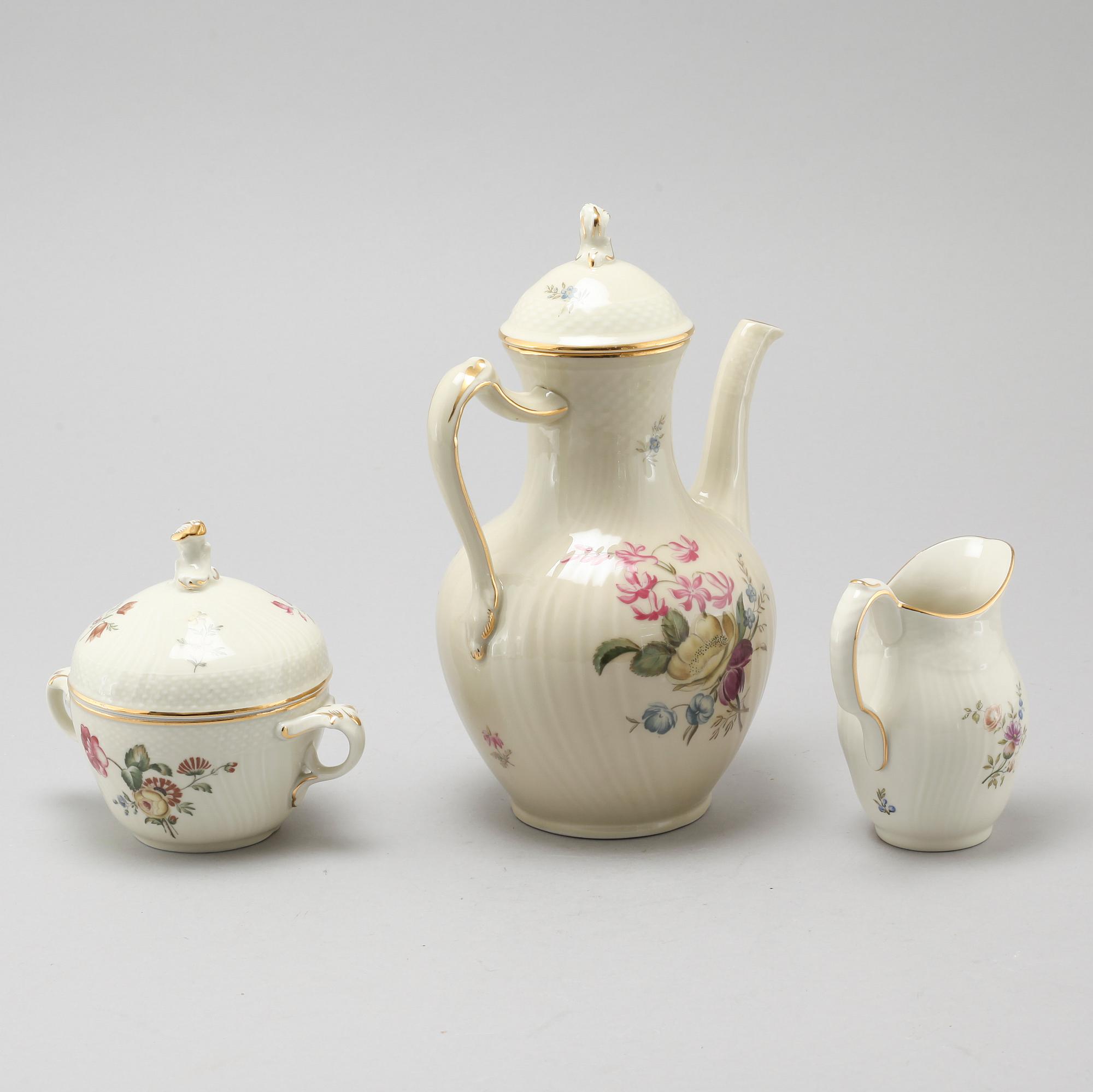 A porcelian set of tableware of 34 pcs by Royal Copenhagen.