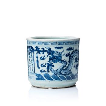 1097. A blue and white brush pot, Qing dynasty, 19th Century.