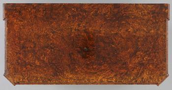 A late Gustavian commode by Lorentz Lundelius (master in Köping-Kungsör 1793-1805).