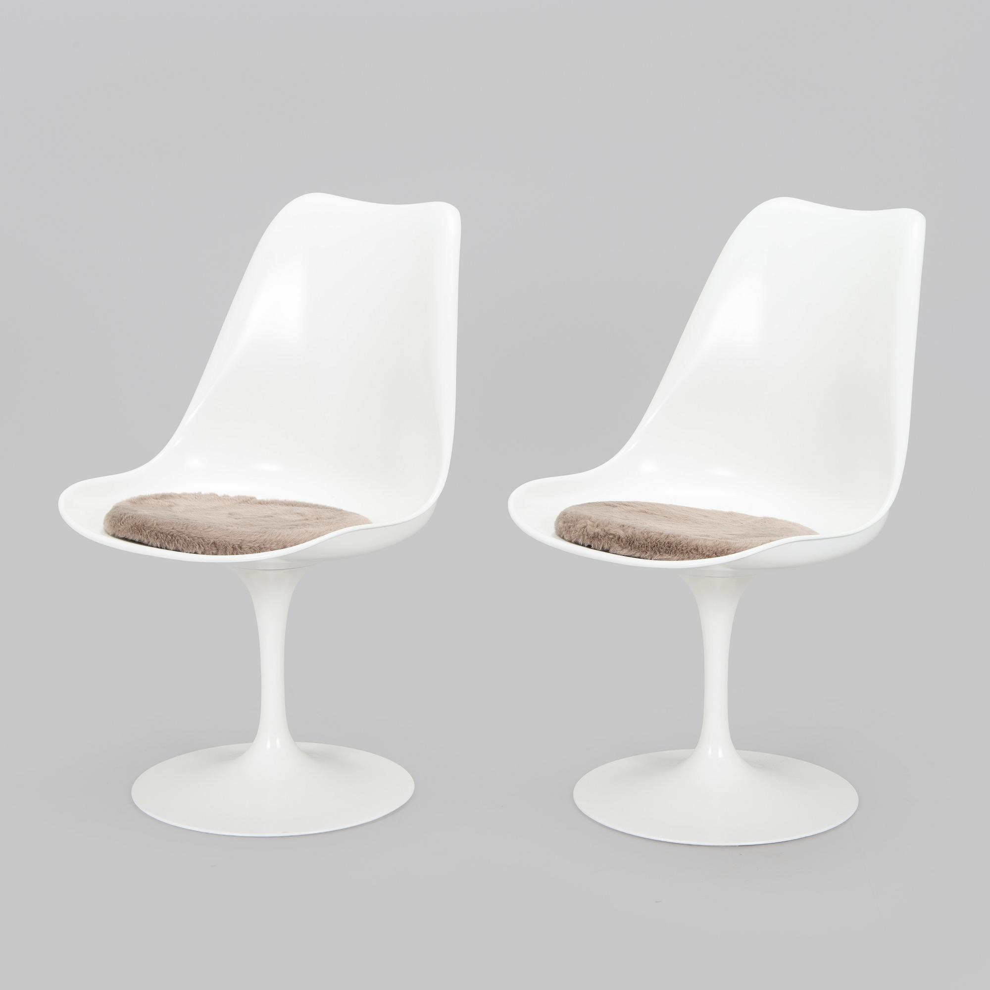 Eero Saarinen, A set of six 'Tulip' chairs, Knoll International.