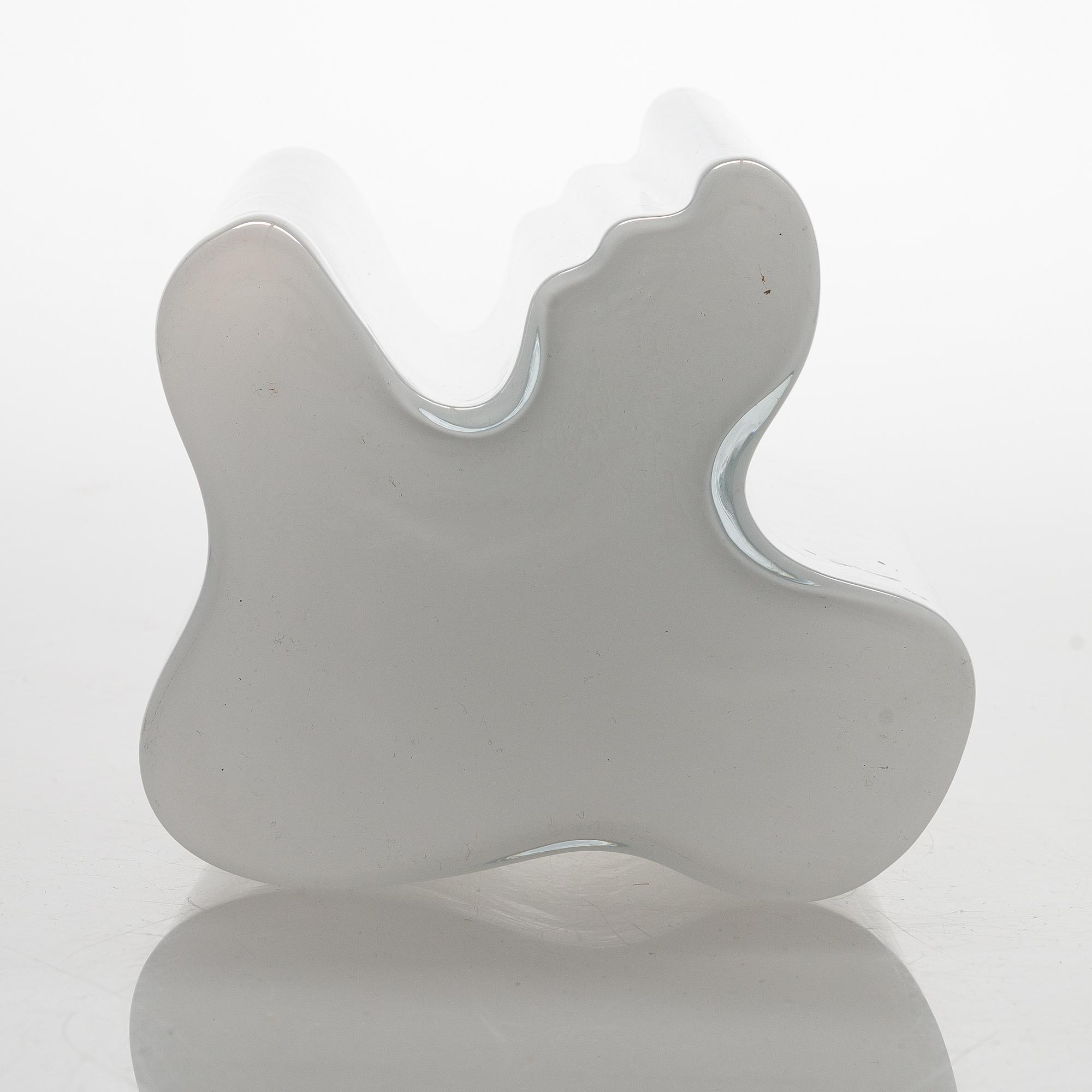 Alvar Aalto, A glass vase, model no. 3031. Signed Alvar Aalto 3031.