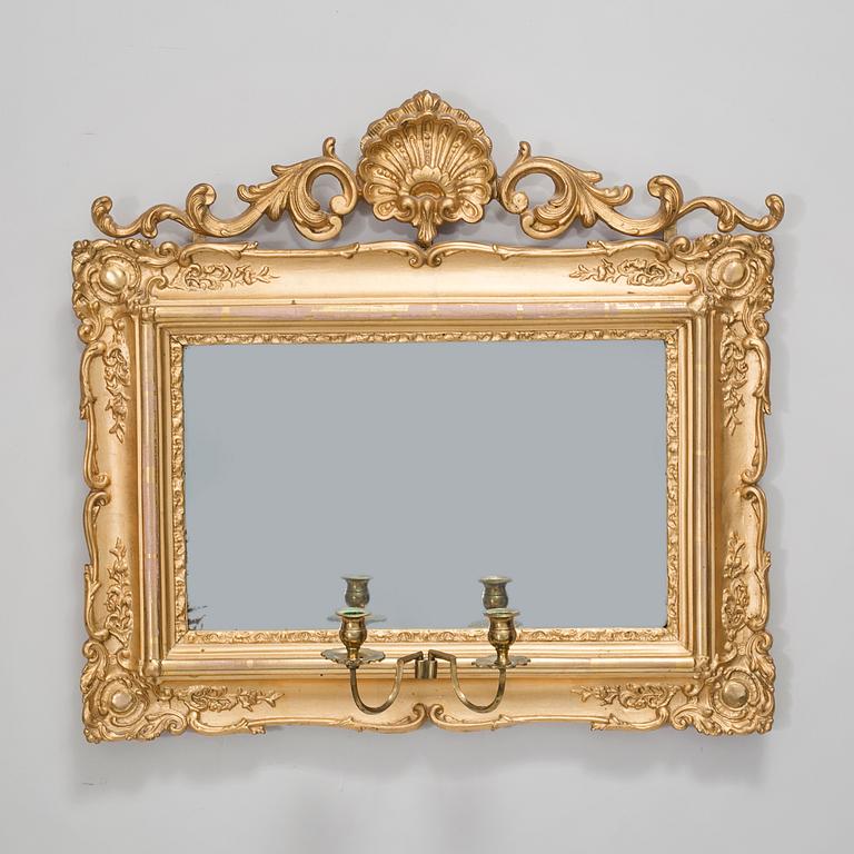 MIRROR, Rococo style. Late 19th century.