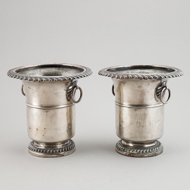 Vin/champagne-kylare, ett par, nysilver, Meyerhoff, Wien, Österike, 1800-tal.