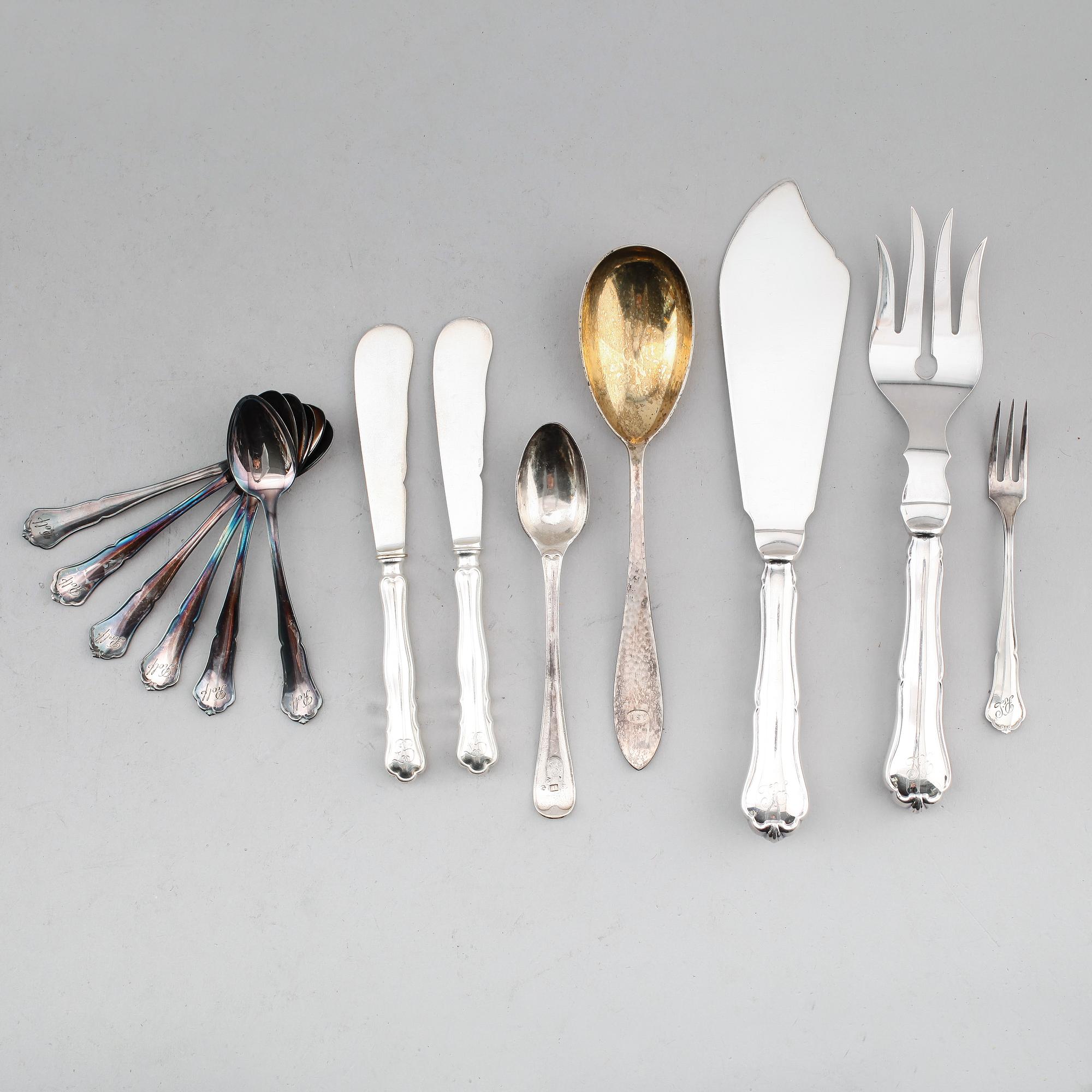 BESTICK, 13 st, silver, olika modeller. Vikt ca 332 g.