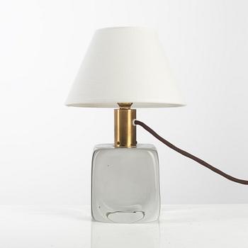 Josef Frank, bordslampa, modell 1819, Firma Svenskt Tenn, 1950/60-tal.