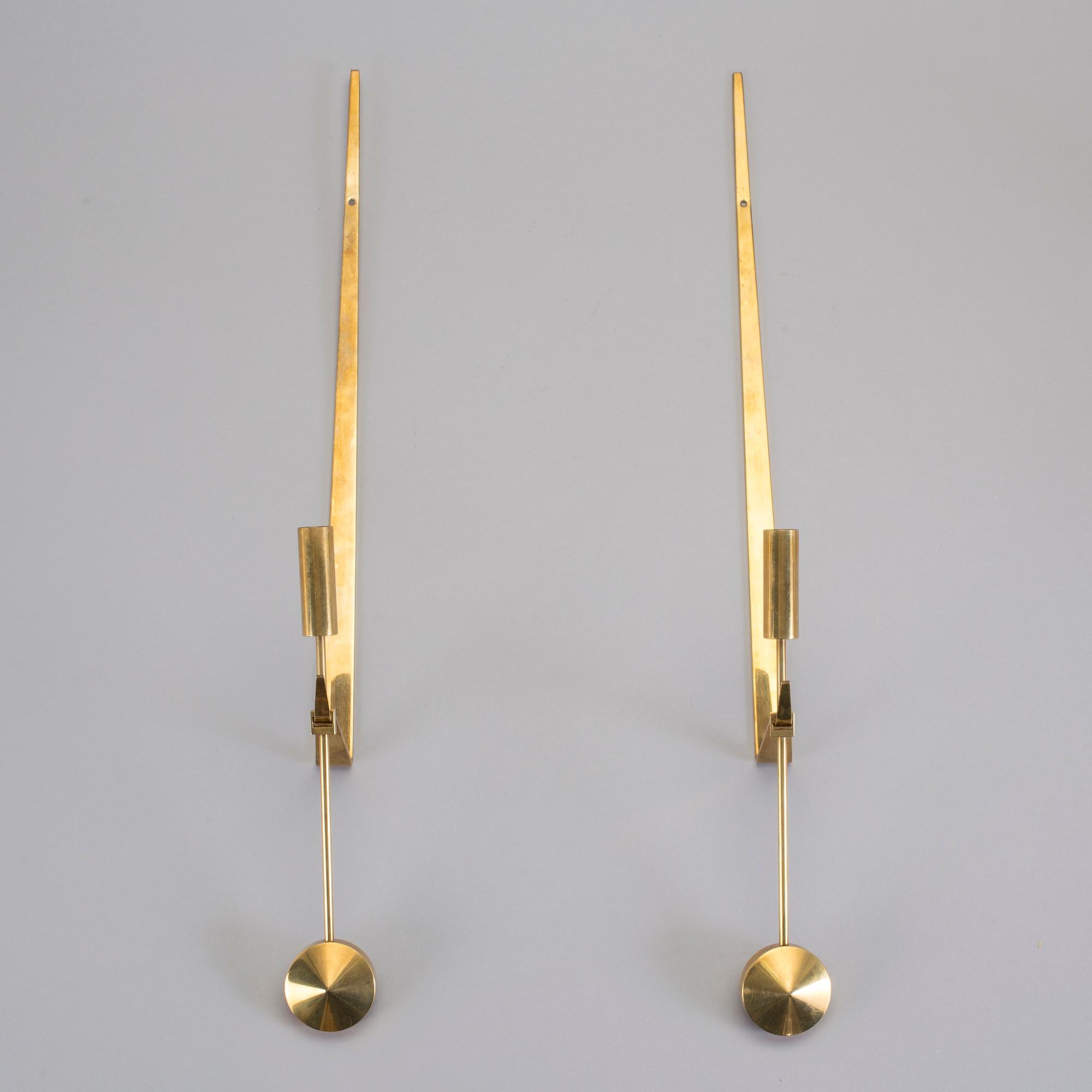 VÄGGLAMPETTER, 2 stycken, mässing, "Pendeln", Pierre Forsell, Skultuna, 1900-talets fjärde kvartal.