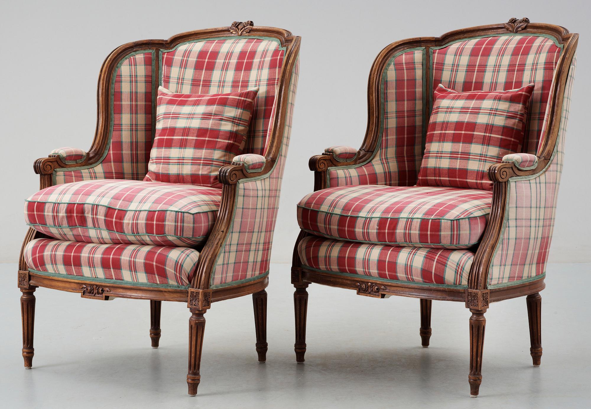 BERGÈRER, ett par, gustaviansk stil, omkring 1900.