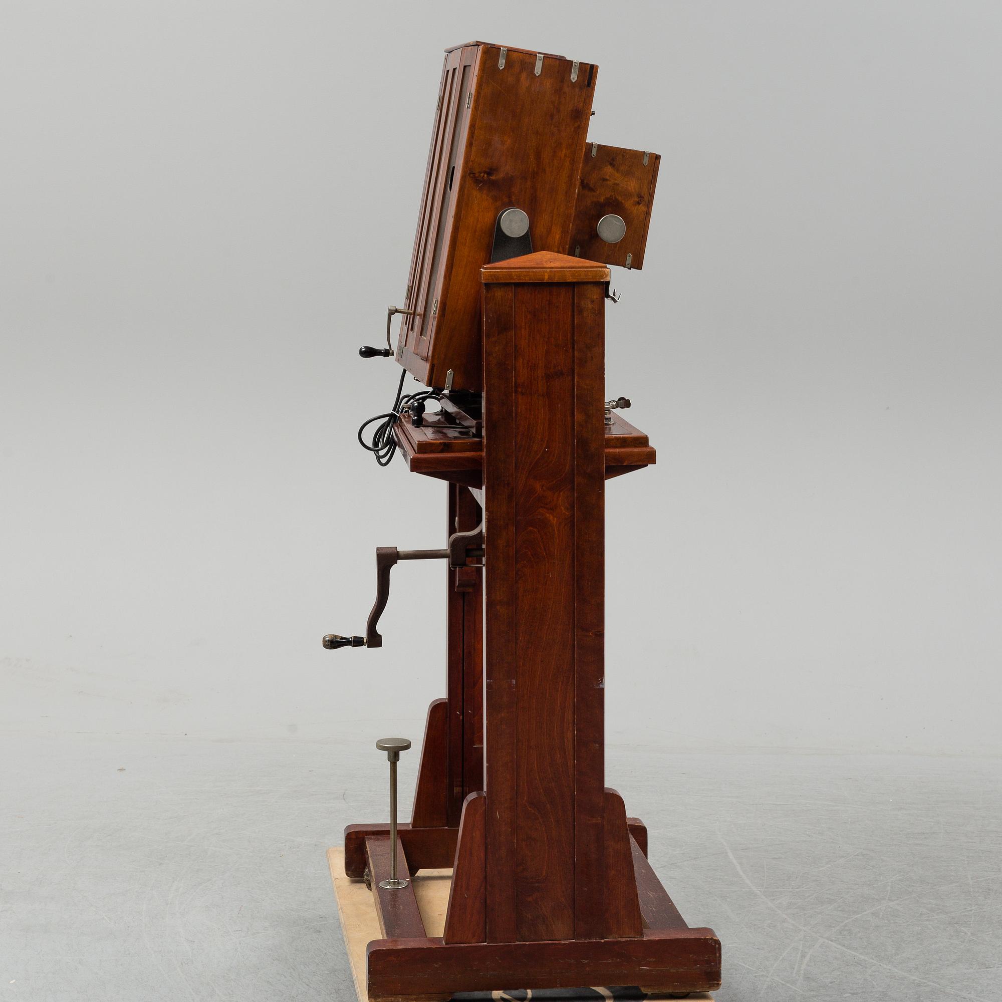 A first half of the 20th century studio camera.