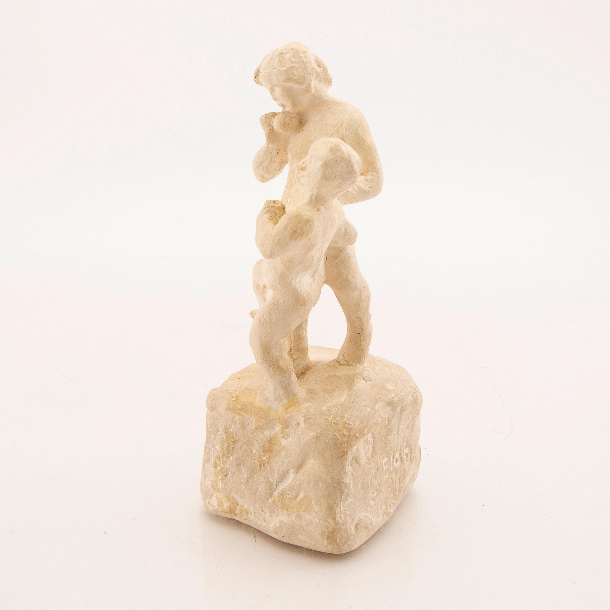Carl Eldh, skulptur, gips, sign och daterad 1908.
