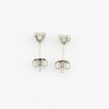 Earrings, a pair, white gold with brilliant-cut diamonds totalling 0.54 ct, "triple x". Accompanied by a GIA dossier.