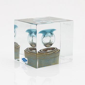 Oiva Toikka, a glass cube, signed Oiva Toikka Nuutajärvi 1982 and numbered 811/2000.