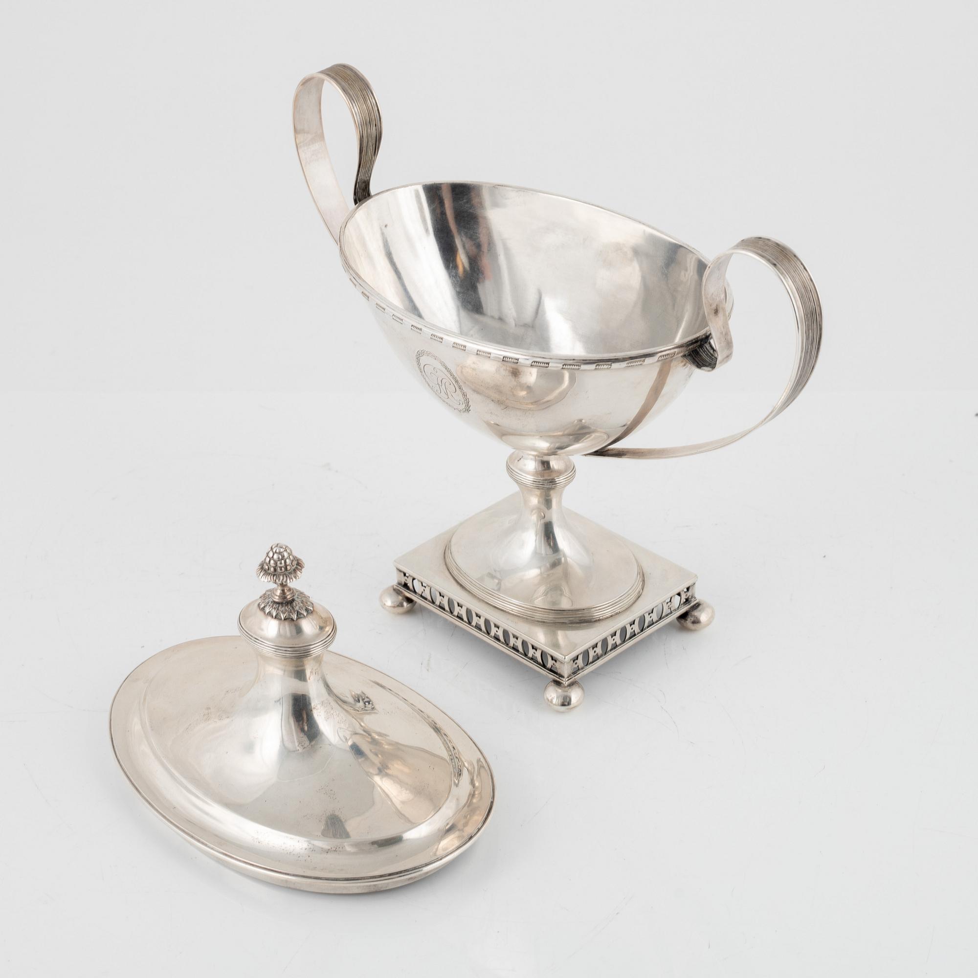 A Swedish Silver Bowl, mark of CG Hallberg, Stockholm 1907.