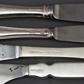Knivar, 32 st, silver, bl a Tornedal, Svensk Rund, Birgitta, Disa, Saxisk, Olga, Sjösala, Tradition, Gammal Dansk.