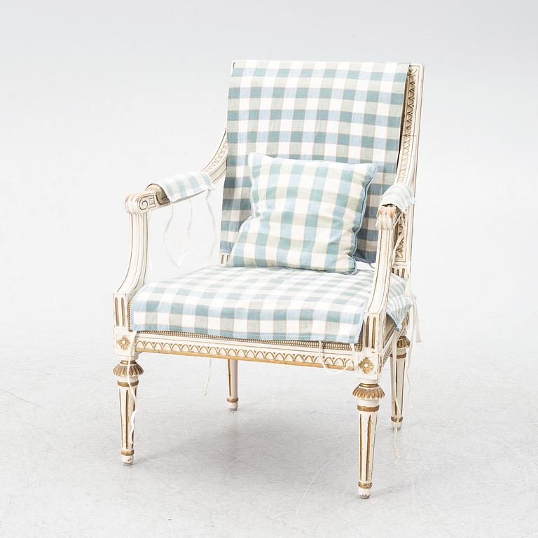 Armchair, by Ephraim Ståhl, (master in Stockholm 1794-1820). Late Gustavian.