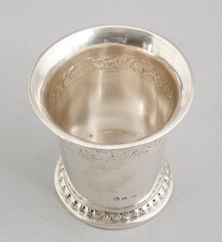 BÄGARE, silver, Peter R Hinnerup, 1843. Vikt ca 102 g.