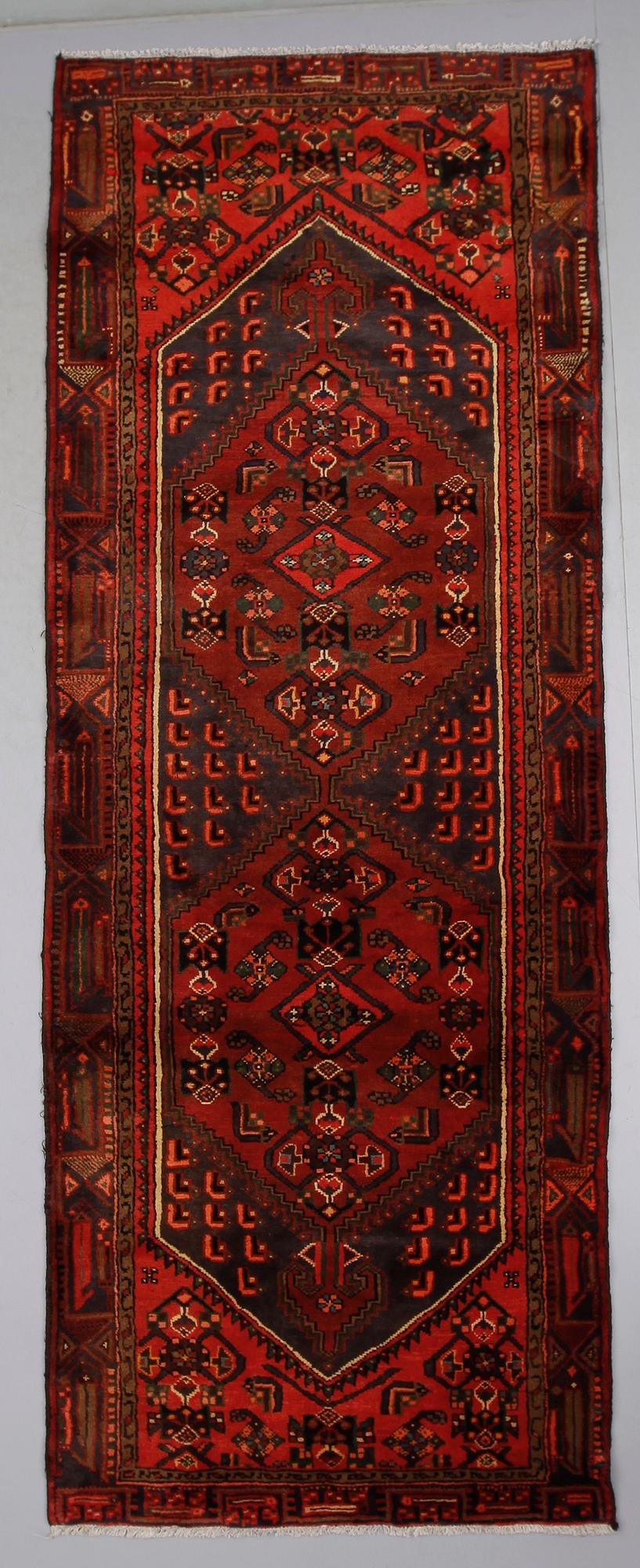 MATTA, orient, 315 x 120 cm.