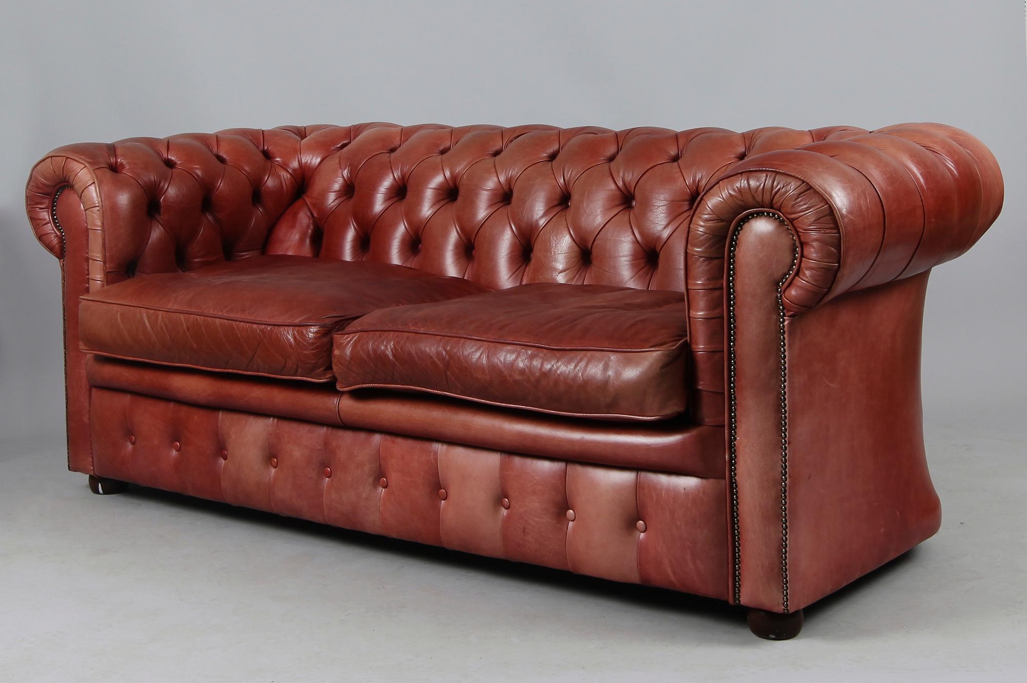 SOFFA, Chesterfieldmodell, England, 1900-talets andra hälft.