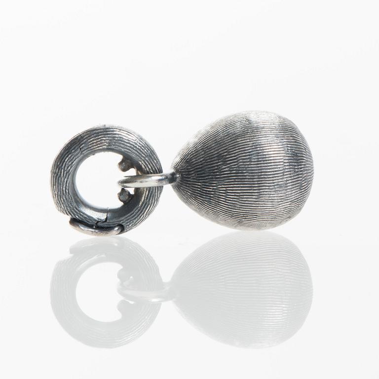BERLOCK, "Sweet Drops", Ole Lynggaard, oxiderat sterlingsilver.