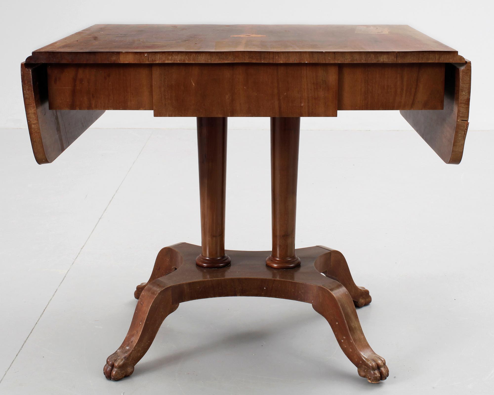 SALONGSGRUPP, Karl Johanstil, 8 delar, 1900-talets första hälft.