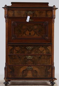 CHIFFONJE, nyrennäsans, 1800-talets andra hälft.