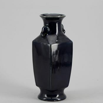 VAS, porslin, Kina, 1900-tal.