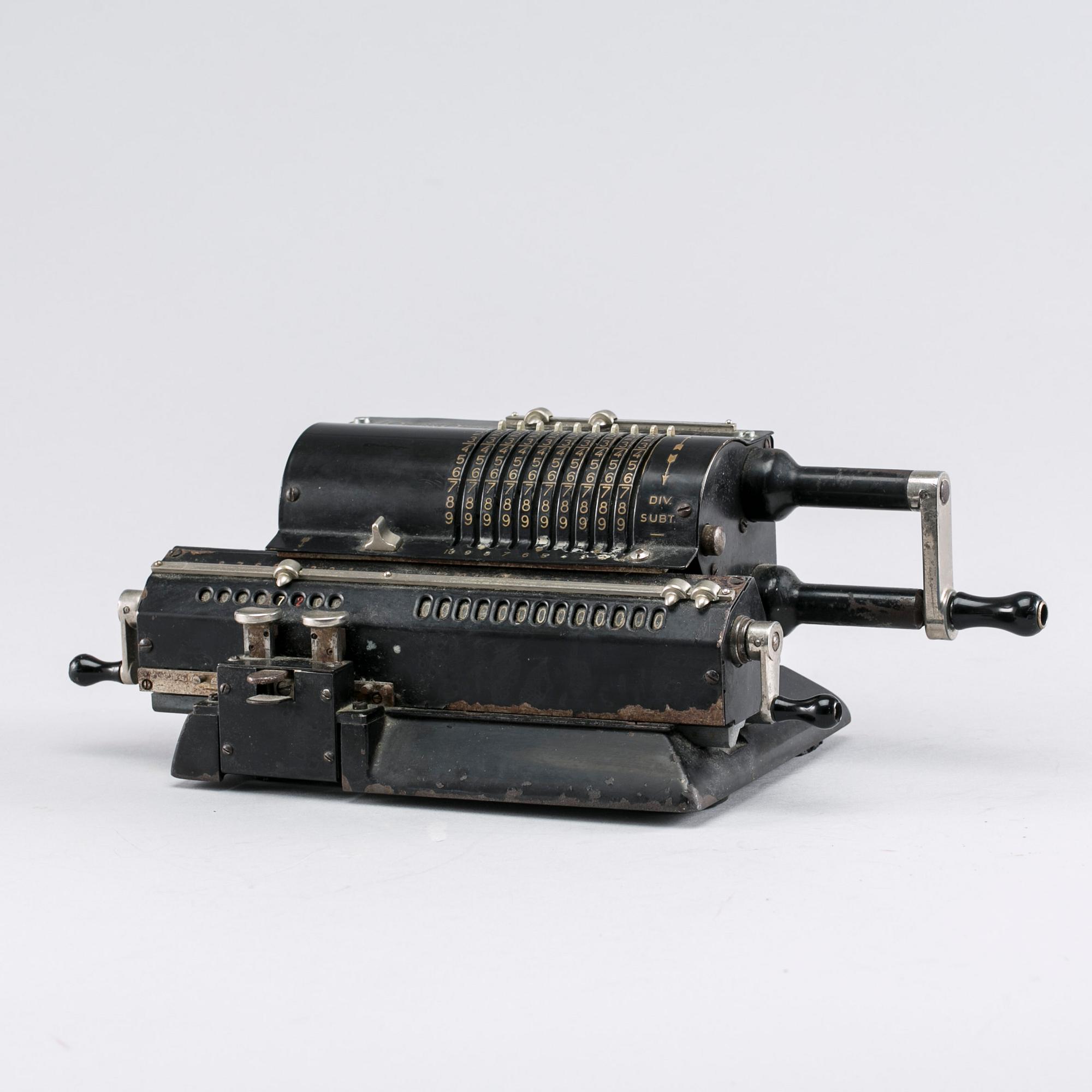 RÄKNEMASKIN, Original -Odhner. Göteborg, modell 7, 1930/40-tal.