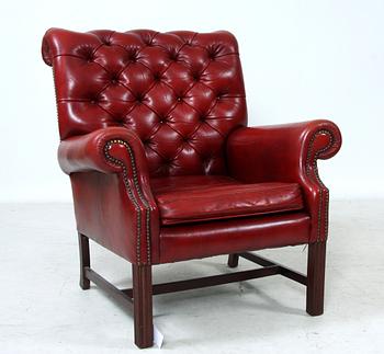FÅTÖLJ, chesterfieldmodell, brickmärkt "Wade Upholstry Long Fashion, 1900-talets sista del.