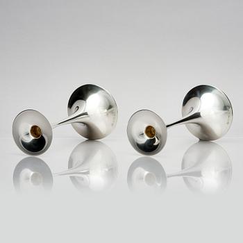 Tapio Wirkkala, ljusstakar, ett par, silver, "Trumpetti", Tavastehus, Finland 2002.