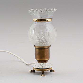 TAKLAMPA OCH BORDSLAMPA, Reijmyre, 1960-/70-tal. Diameter 43 cm.