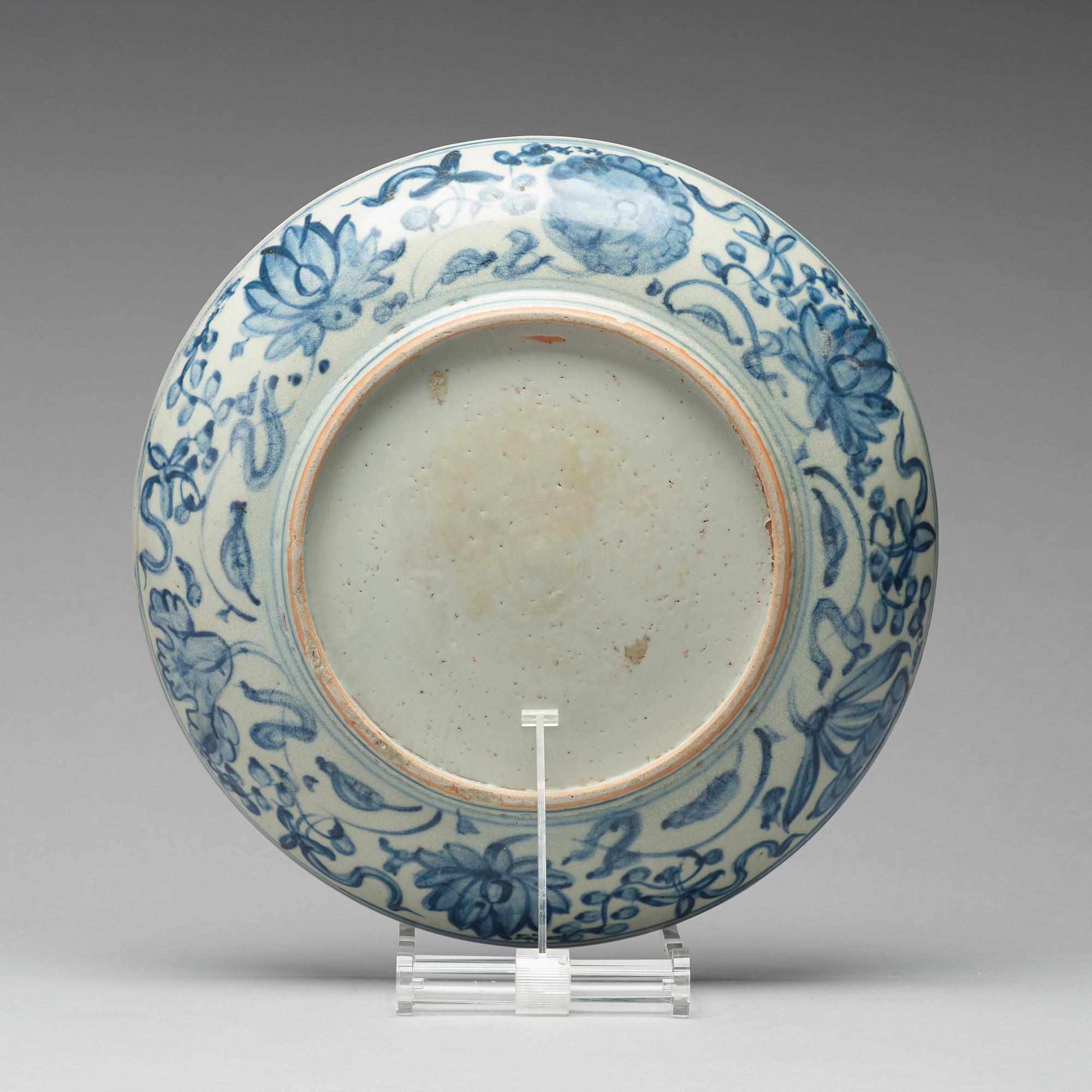 A blue and white dish, Ming dynasty (1368-1644).