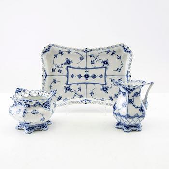 Service "Musselmalet Full Lace and Half Lace" approx. 40 pcs Royal Copenhagen, Denmark porcelain.