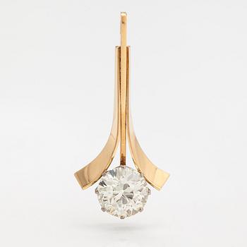 An 18K gold pendant with an old-cut diamond ca. 4.71 ct. Kultakeskus, Hämeenlinna 1973.