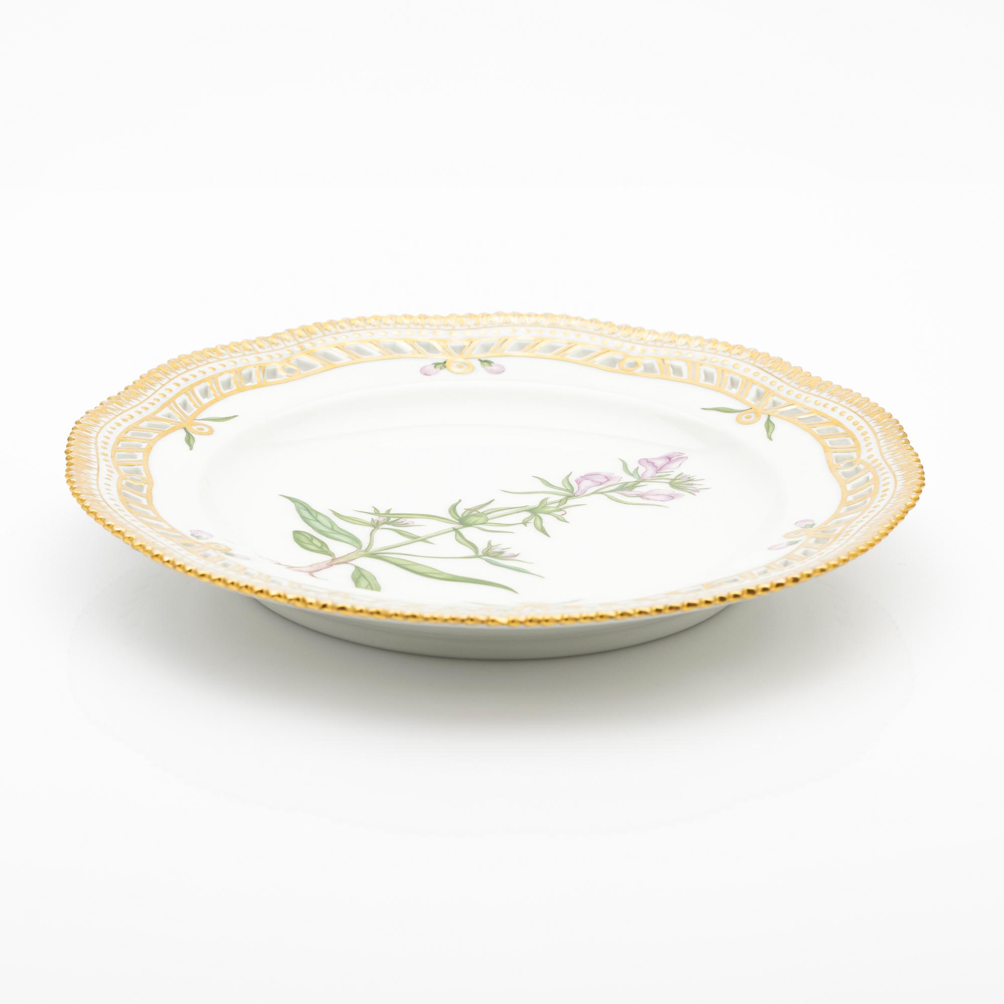 Royal Copenhagen, Plate, "Flora Danica", 1969-1974.