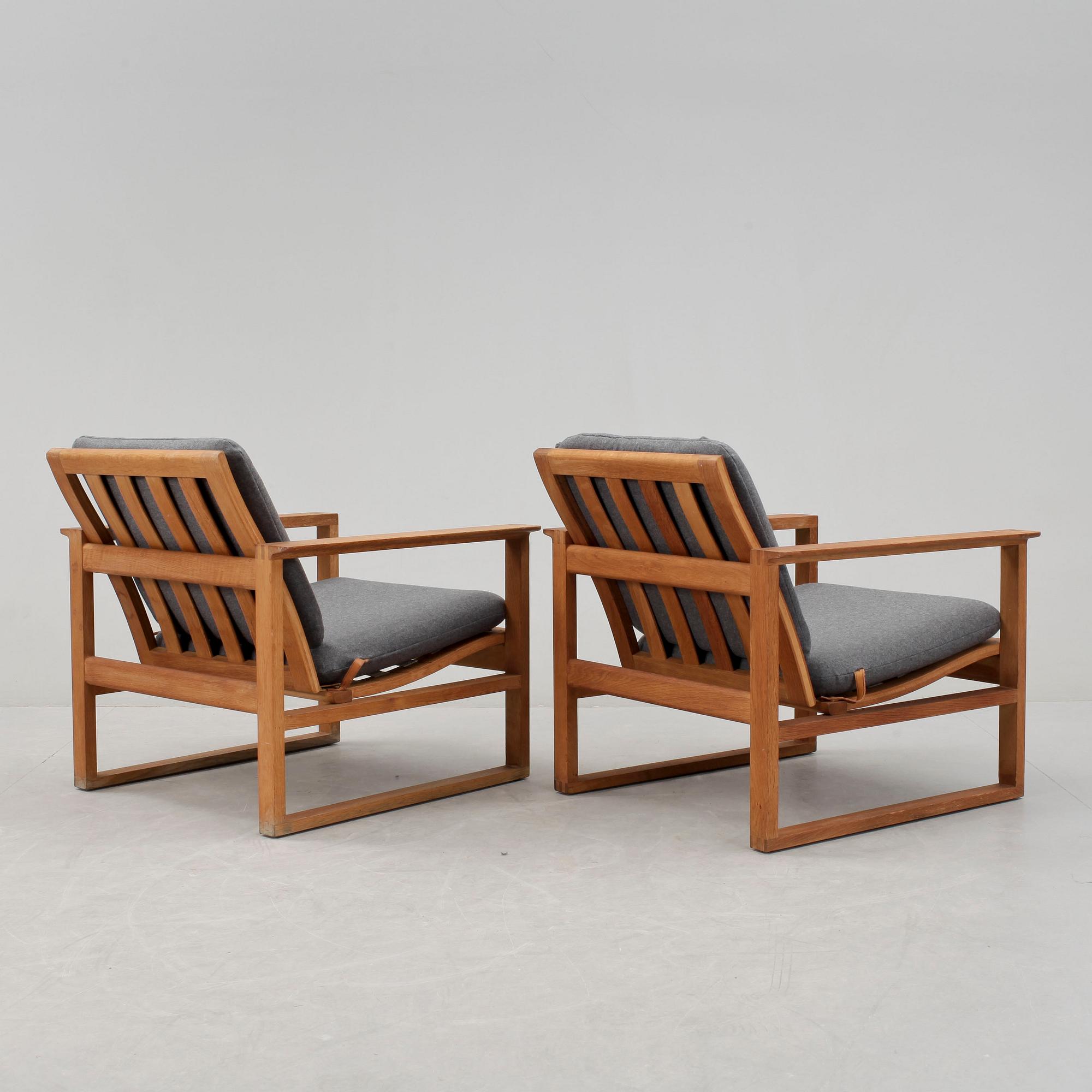 FÅTÖLJER, ett par, "Slädestolen modell 2256", Börge Mogensen, Fredericia Möbelfabrik.