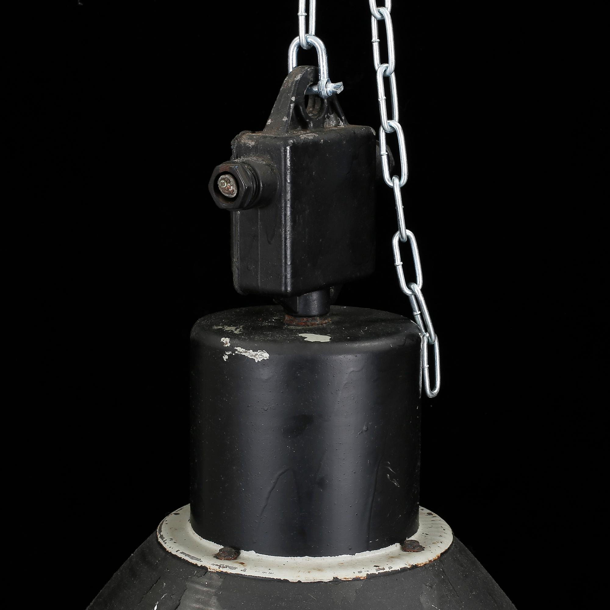 TAKLAMPA, industri, omkring 1900-talets mitt. Höjd 70 cm.