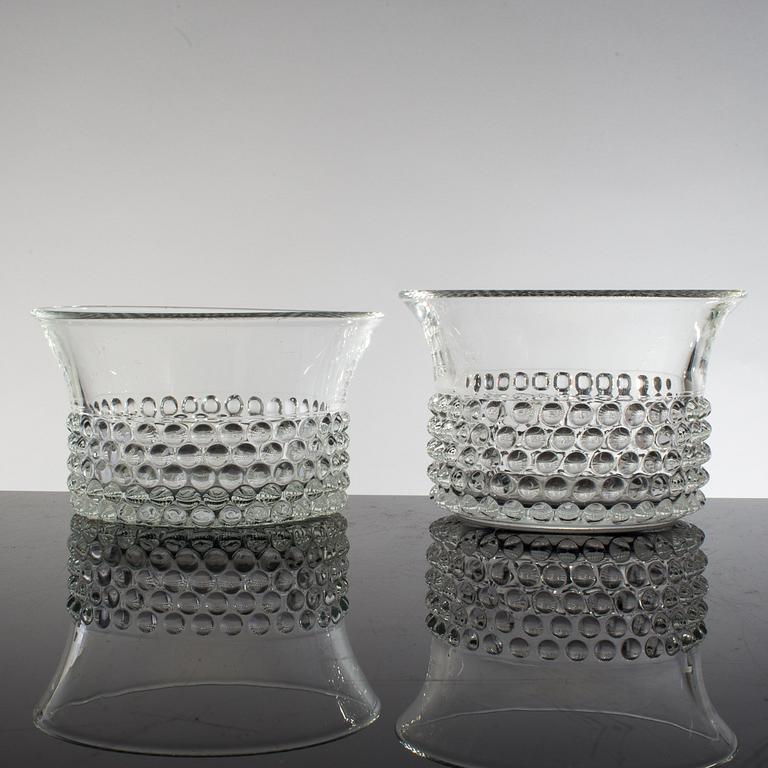 SKÅLAR 3 st och assietter 8 st, glas, "Krokus", Saara Hopea och "Kastehelmi", Oiva Toikka, Nuutajärvi och Iittala.