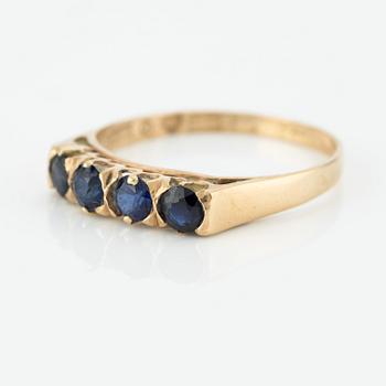 Ring, 18K gold with sapphires.