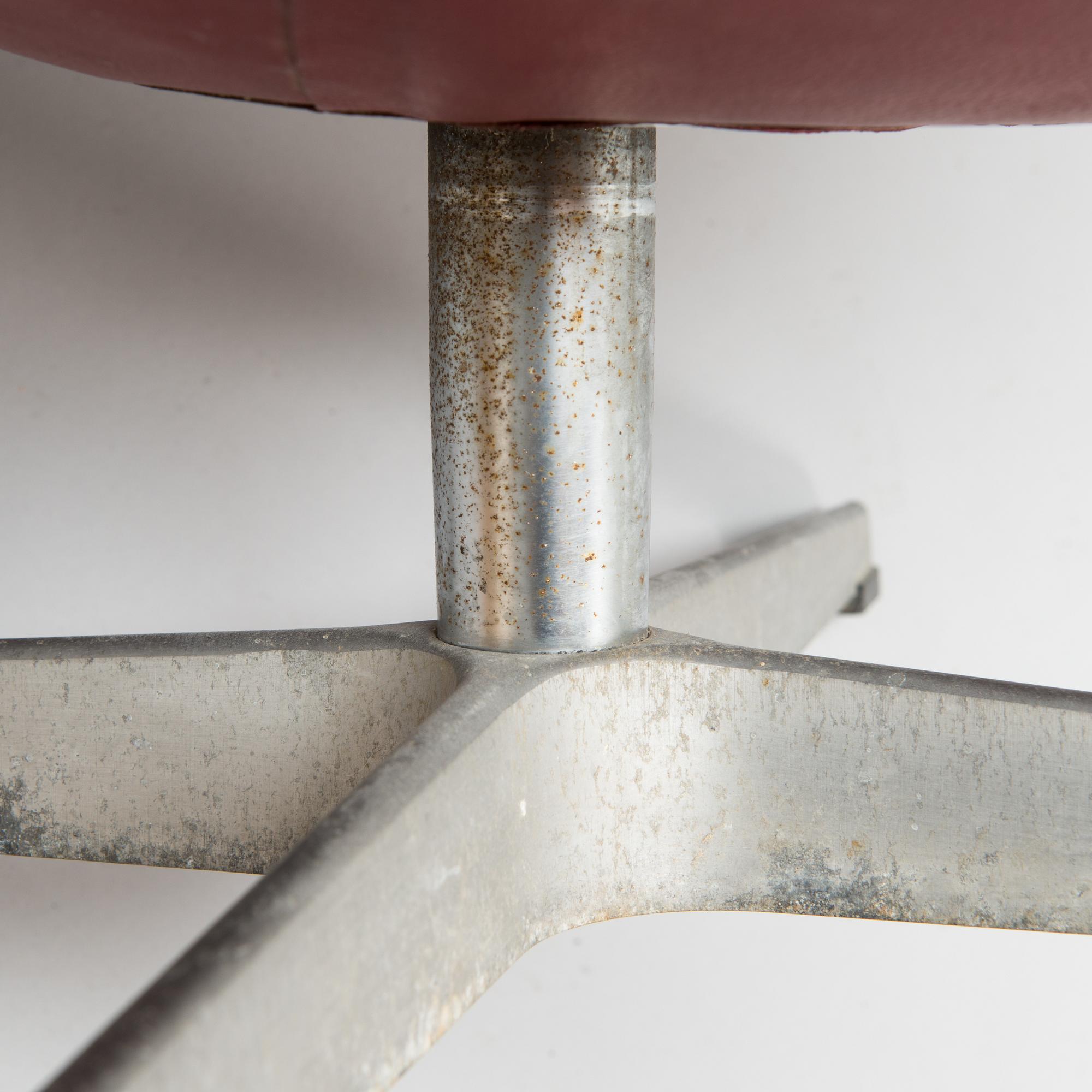 Arne Jacobsen, fåtölj, "Ägget/ The Egg Chair", Arne Jacobsen, Fritz Hansen, Danmark 2003.