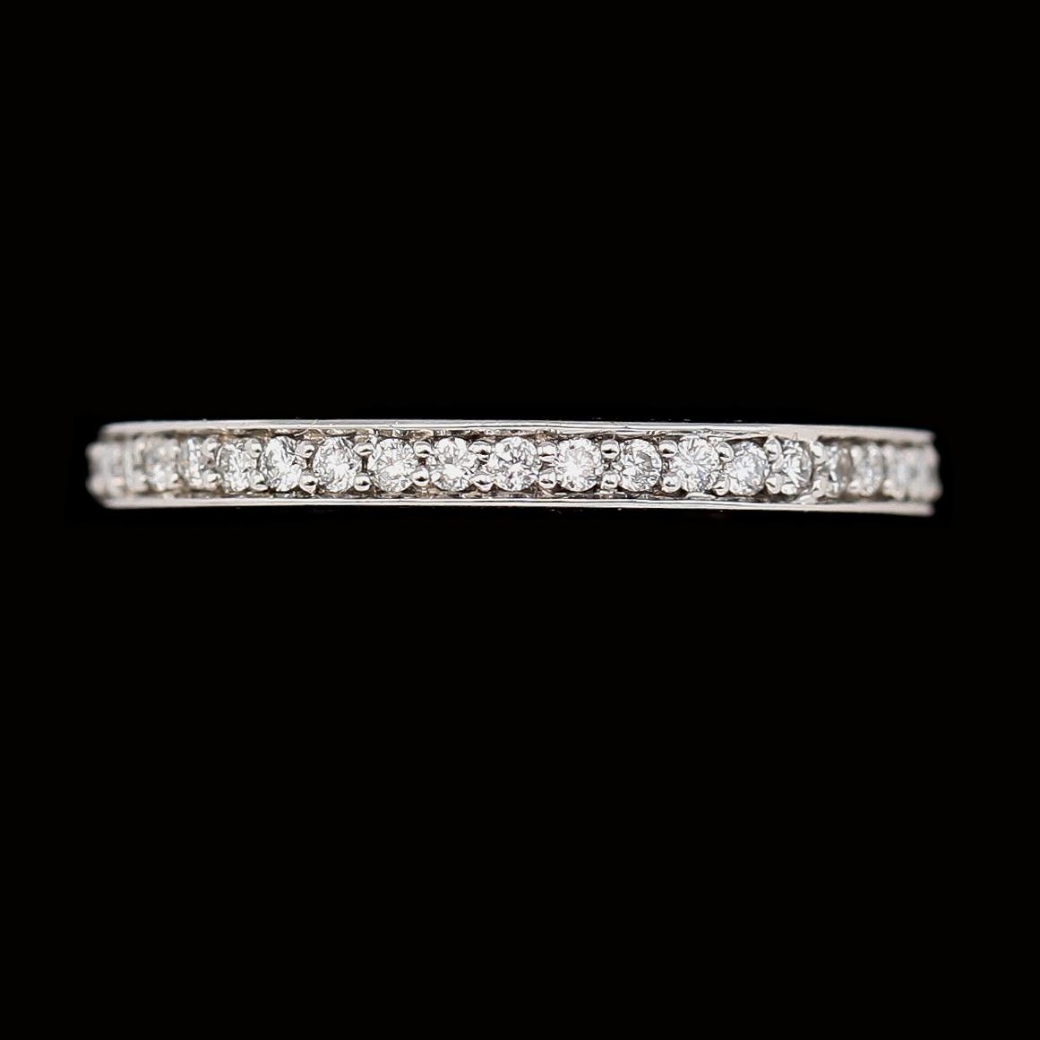 RING, 18K vitguld, briljantslipade diamanter tot ca 0.41 ct. Vikt ca 2 g.
